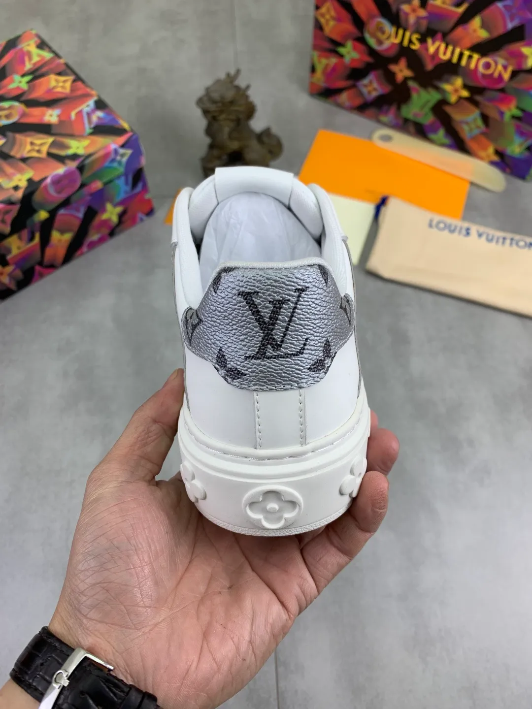 Men's men's shoes P520💰【New style】🆘High quality cowhide【Louis Vuitton】LV official website's latest model🎁casual and fashionable men's shoes👟hot style💥simple and elegant style, exclusive for trendy men. Unique official website's latest brand elements👑original decoration, fashionable and generous, the fabric is made of original denim➕comfortable and breathable mesh lining➕cow leather feet ✅The official website specifies wear-resistant casual outsole, the classic model is taken in real life🎬Color: 4️⃣colors available😍Number of codes: 38-44 Full set of packaging